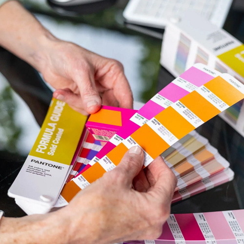 Цветовой справочник Pantone Formula Guide Set (Новые цвета 2026 года)