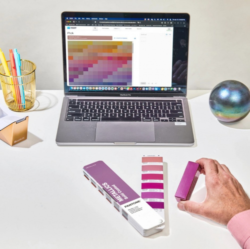 Цветовой справочник Pantone Metallics Guide